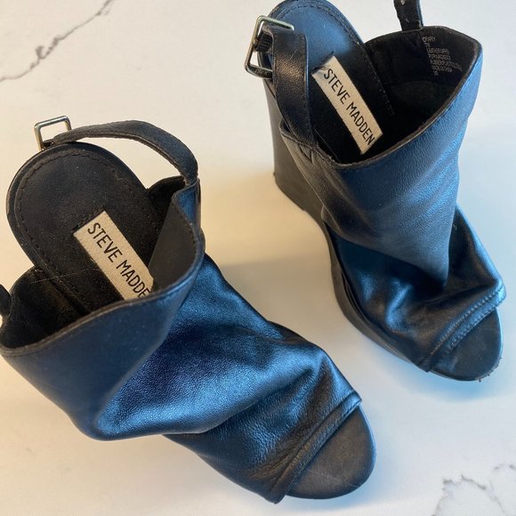 Steve Madden Black Ankle Booties - Picture 2 of 5